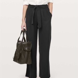 Lululemon Noir Black Tie-Waist Pants. Size 2
